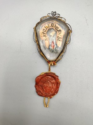 A Stunning Rock Crystal Reliquary Containing An Ex-Ossibus Relic Of St. Apollonia.   en Rock Crystal / Wax Seal, Italy  18 th century