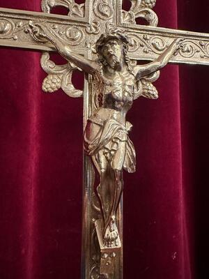 1  Altar - Cross