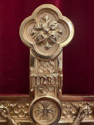 1  Altar - Cross