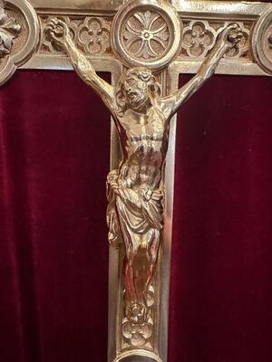 1  Altar - Cross