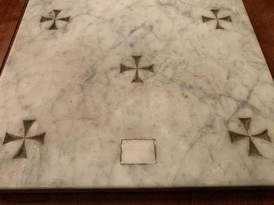 Altar - Stone With Relic en Carrara Marble, Belgium 19th century