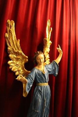 Angel en hand-carved wood polychrome, Southern Germany 20th century