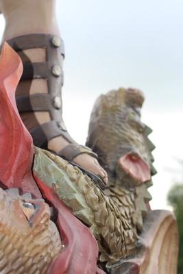 Angel Statue en hand-carved wood polychrome, Southern Germany 20th century