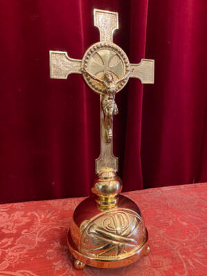 Altar - Cross style art - deco en Brass / Bronze / Polished and Varnished, Belgium  20 th century ( Anno 1930 )