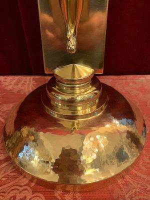 Altar - Cross style ART - DECO en Brass / Bronze / Polished and Varnished, Dutch 20th century (Anno 1930)