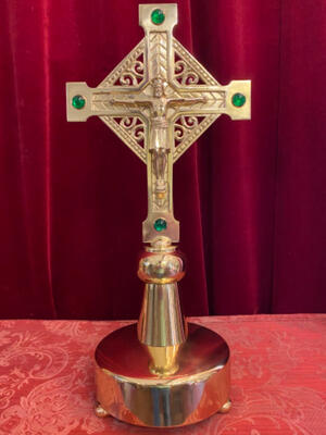 Altar - Cross style art - deco en Brass / Bronze / Polished and Varnished / Stones, Belgium  20 th century ( Anno 1930 )