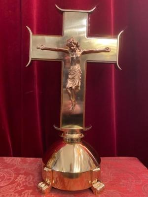 Altar - Cross style ART - DECO en Bronze / Polished and Varnished / Oak Wood, Dutch 20 th century ( Anno 1930 )