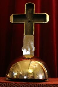 Altar - Cross. Weight 17 Kgs ! style ART - DECO en Full - Bronze - Polished and Varnished., Belgium 20th century (Anno 1930)