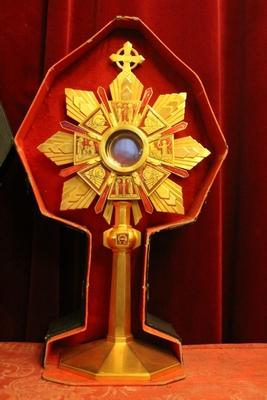 Monstrance With Original Case And Lunula style ART - DECO en Bronze / Gilt / Enamel, Belgium 20th century