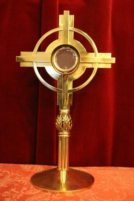 Monstrance With Original Lunula.  style ART - DECO en Bronze / Gilt, Belgium 20th century