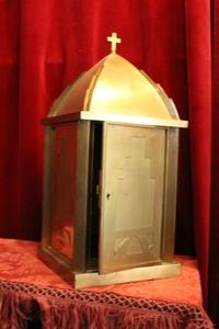 Small Tabernacle style ART - DECO en Brass / Bronze, Dutch 20th century anno 1955