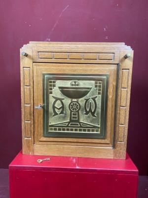 Tabernacle With Original Keys style art - deco en Oak wood / Brass / Iron Safe / Keys / Fabrics, Dutch 20th century (Anno 1930)