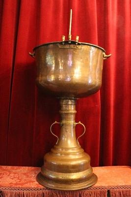 Baptismal Font en Brass Hand - Hammered, 18 th century