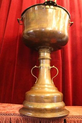 Baptismal Font en Brass Hand - Hammered, 18 th century