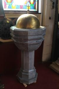 Baptismal Font. Signed: Felix Simonet - Dinant 1878. en Handcarved 