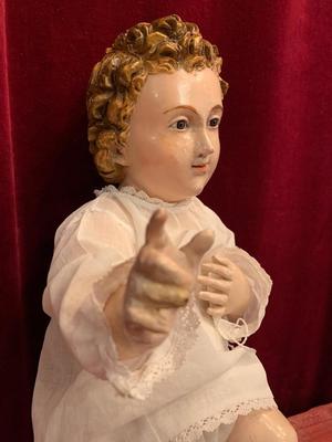 Child Jesus style Baroque en hand-carved wood / Glass Eyes / Dressed, Belgium 19th century ( anno 1850 )