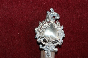 Corpus With Cross style baroque en Wood / Silver / Gold / , Belgium 18 th century