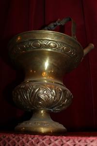 Holy Water Bucket. Measures Aspergil 47 Cm. style baroque en BRASS , Belgium 19th century