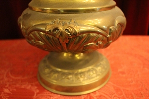 Holy Water Bucket. Measures Aspergil 47 Cm. style baroque en BRASS , Belgium 19th century