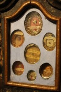 Reliquary style baroque en wood polychrome, France 17 th century