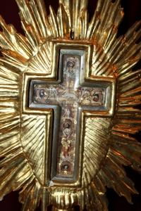 Reliquary / Relic Of The True Cross / Relics: St. Leopoldus. St. Joannis Babtist. St. Anna. St. Bernardus style Baroque en FULLY HAND-CARVED TIMBER RELIQUARY. LIMEWOOD GILT. , Northern - Italy 18 th century