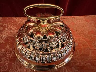 Altar - Bell style Baroque - Style en Brass / Bronze / Polished and Varnished , Belgium  19 th century ( Anno 1840 )