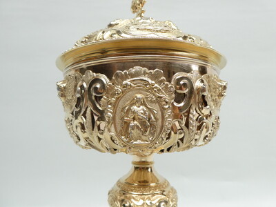 1 Baroque - Style Exceptional Ciborium By : French Silversmith'S Favier Freres, Who Worked In Lyon ,France In The Second Half Of The 19th Century.