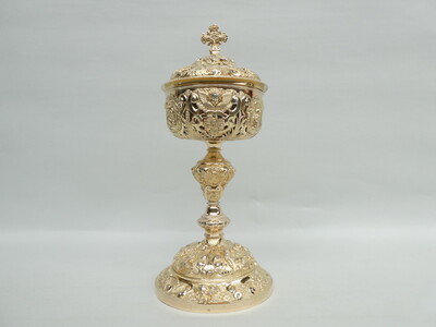 1 Baroque - Style Exceptional Ciborium By : French Silversmith'S Favier Freres, Who Worked In Lyon ,France In The Second Half Of The 19th Century.