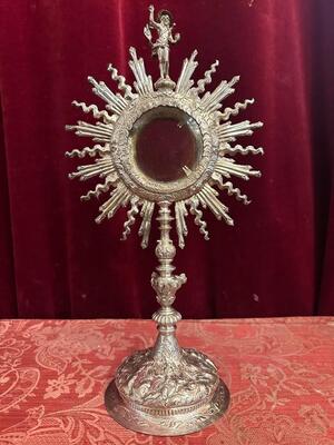 Exceptional Monstrance Museum Piece, Fully Hand - Made In Solid Silver style Baroque - Style en Full - Silver / Glass / Fully Hand - Made Silver Figure of St. John Baptist, Italy  17 / 18th Century