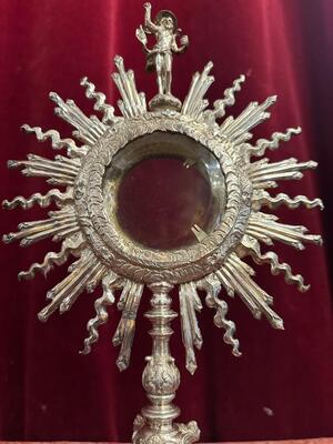Exceptional Monstrance Museum Piece, Fully Hand - Made In Solid Silver style Baroque - Style en Full - Silver / Glass / Fully Hand - Made Silver Figure of St. John Baptist, Italy  17 / 18th Century