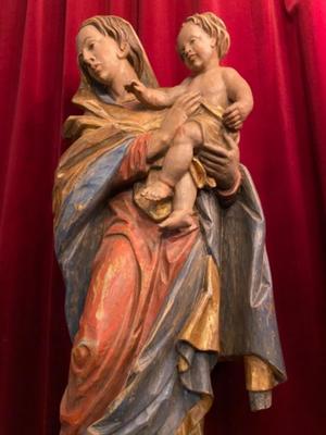 Madonna With Child  style BAROQUE-STYLE  en Hand - Carved Wood Polychrome, Southern Germany 20 th century