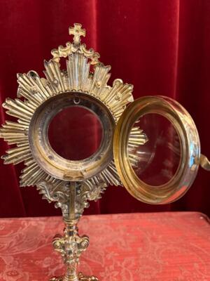 Monstrance style Baroque - Style en Brass / Bronze / Polished and Varnished / Glass, Belgium  19 th century ( Anno 1845 )