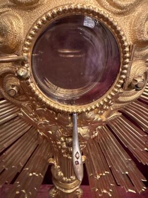 Monstrance With Original Case & Silver Lunula style Baroque - Style en Brass Gilt / Glass / Silver , France 19 th century ( Anno 1850 )