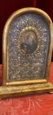 Multi Reliquary Wax Medalion St. Franc Hieronymus. Relics :  St. Timotheus. St. Celestinus. St. Clara. St. Reparata. St. Crescentia. St. Illuminari. St. Gaudentia. style Baroque - Style en Wood / Glass, Italy  18 th century