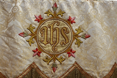 1  Canopy In Good Condition / Hand-Embroidered Applications / Closed Deck / Dutch Anno About 1925. Pictured Poles Are Not Included .