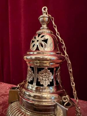 Censer. en Bronze / Polished and Varnished, Belgium  19 th century ( Anno 1865 )