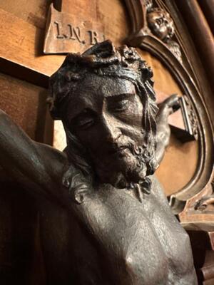 Chapel en Wood Walnut, Belgium  19 th century