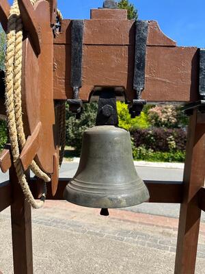 Church Bell In Frame en Wood / Bronze / Hand Forget Iron, Belgium  20 th century ( Anno 1949 )