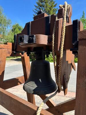 Church Bell In Frame en Wood / Bronze / Hand Forget Iron, Belgium  20 th century ( Anno 1949 )