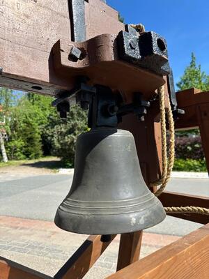 Church Bell In Frame en Wood / Bronze / Hand Forget Iron, Belgium  20 th century ( Anno 1949 )