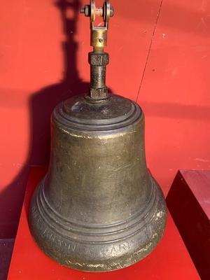 Church Bell Signed: Biron Paris. Weight 60 Kgs en Bronze, France 18 th century