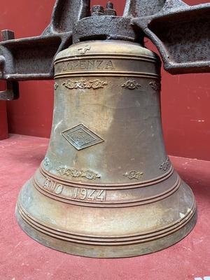 Church Bell Weight 115 Kgs en Bronze / Cast Iron , Italy  20 th century