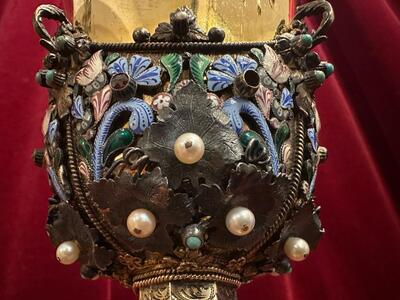 Exceptional Chalice. style Classical en SILVER GILT , ENAMEL , FLORAL DECORATION , AMETHYST CABOCHONS , PEARLS, Hungary  19 th century
