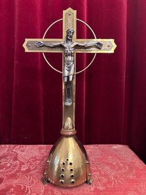 Altar - Cross style Classicistic en Brass -Bronze Parly Hand - Hammered / Wood , Netherlands  20 th century
