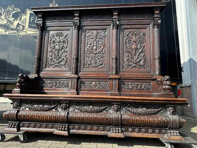 Exceptional Three - Seater Castle Bench. High Quality Hand - Carving. Higher Price Range. style Classicistic en Wood, Germany 19 th century