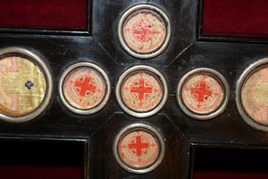 Cross-Reliquary / Ostensorium / Wood, Containing 28 Originally Sealed Relics : Ex Ossibus St. Philomena......And Many More.. en wood polychrome, Belgium 19th century (anno 1855)