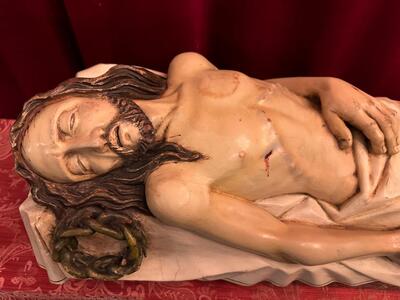 Dead Christ Statue  en Hand - Carved Wood  , Southern Germany 19 th century