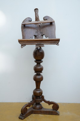 Eagle Lectern  en Oak wood, Belgium  19 th century