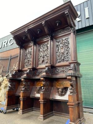 Exceptional Choir Stalls Higher Price Range en Walnut Wood, France 18 th century