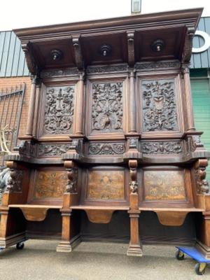 Exceptional Choir Stalls Higher Price Range en Walnut Wood, France 18 th century